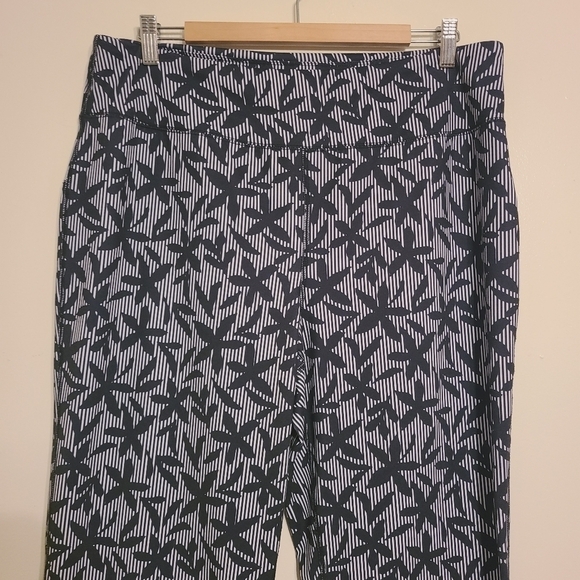 Lands End | Women's Navy & White Striped Floral Bootcut Pants (Size Large/Tall) - Picture 3 of 11